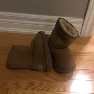 Kids lightly used UGG boots
